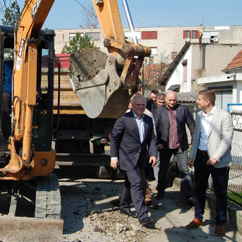 Инвестиција од сто четрдесет милона динара за водоводне цеви и канализацију у насељу Браће Марић у Крњачи