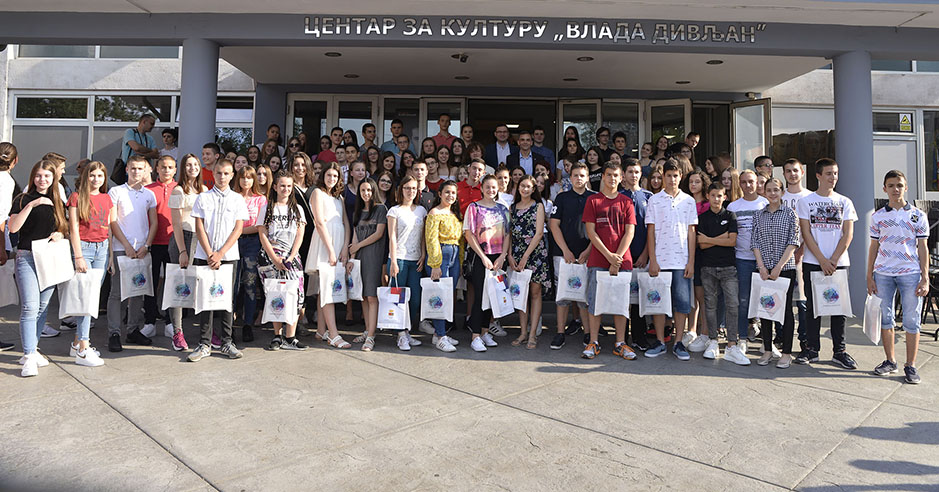 Општина Палилула традиционално наградила вуковце и ђаке генерације