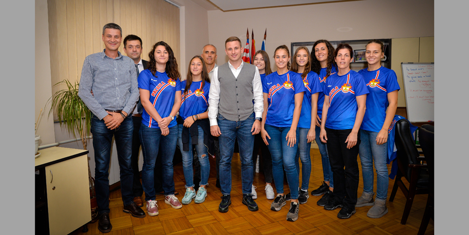 Predsednik Opštine ugostio šampionke Srbije u vaterpolu