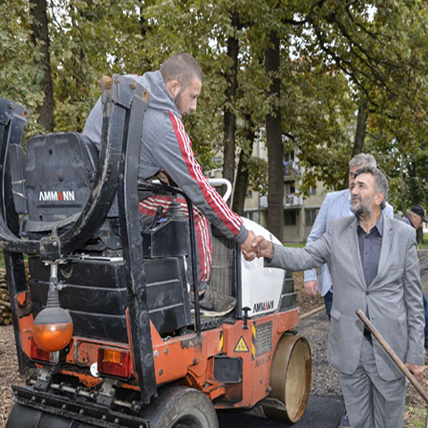 Завршено уређење и асфалтирање пешачке стазе у Бесном фоку 