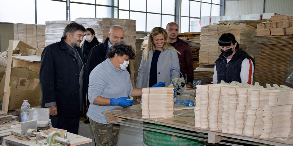 Челници Београда и Палилуле обишли компанију Belwood hangers познату у свету високе моде