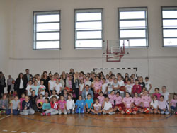 U OŠ "Milena Pavlović Barili" otvorena besplatna škola košarke za devojčice