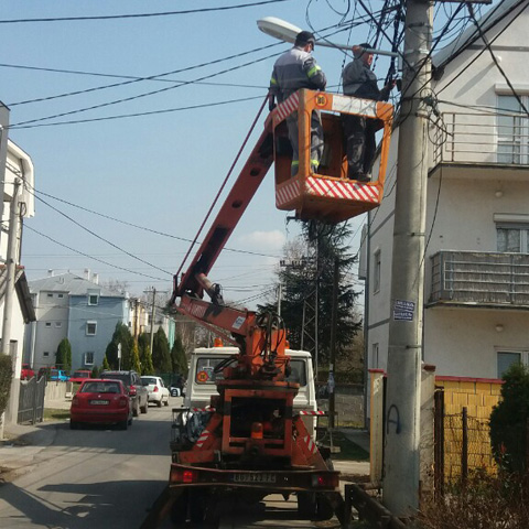 Постављена јавна расвета у улицама и парковима