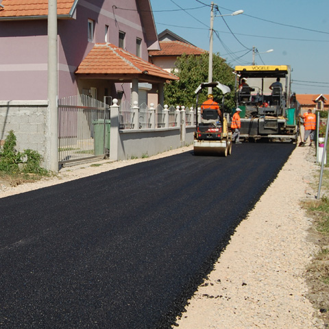 Krenulo asfaltiranje Ulice Nova 2 u Popovoj bari u Borči